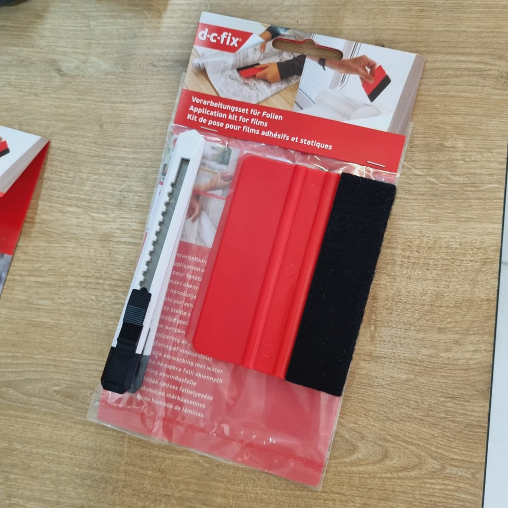 Kit with Spatula and Cutter for Adhesive Vinyl Films' Applications